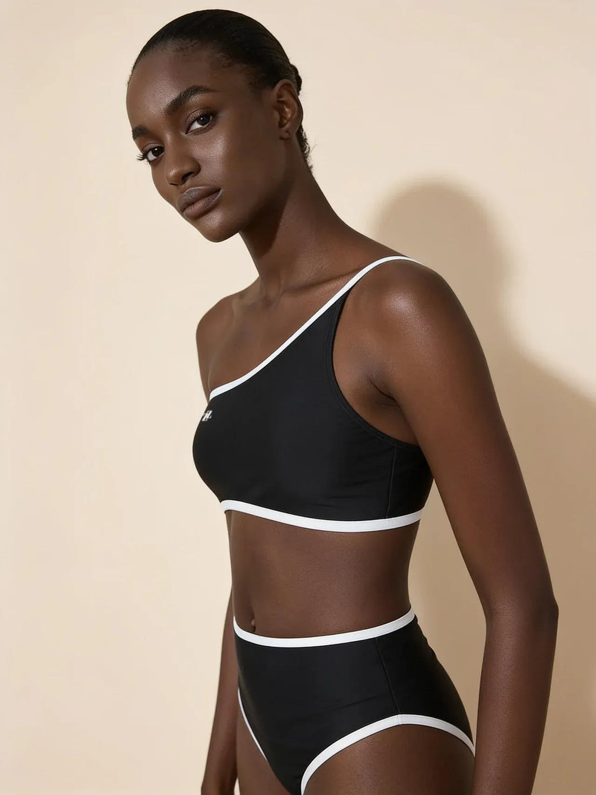 Maillots de bain Noir Élégance à Liseré Blanc