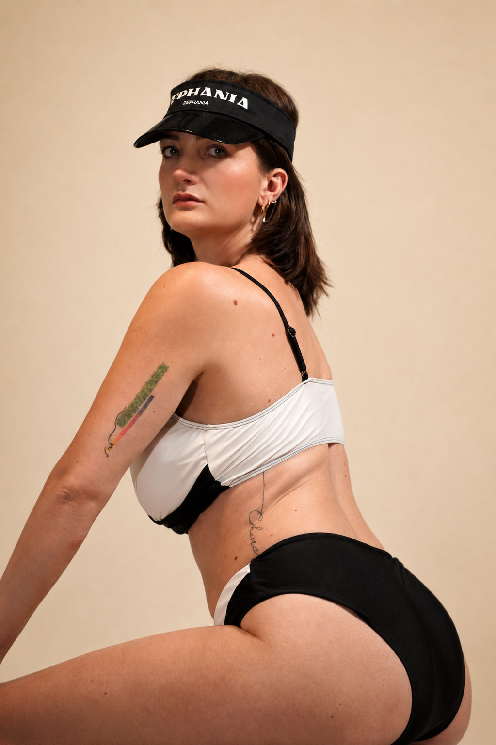 Maillot de bain noir et blanc twist