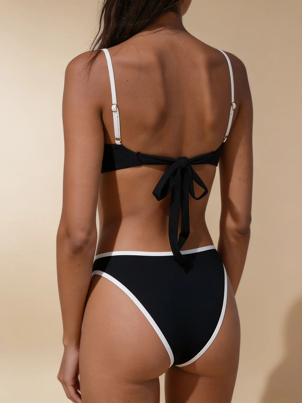 Bikini dos nu minimaliste