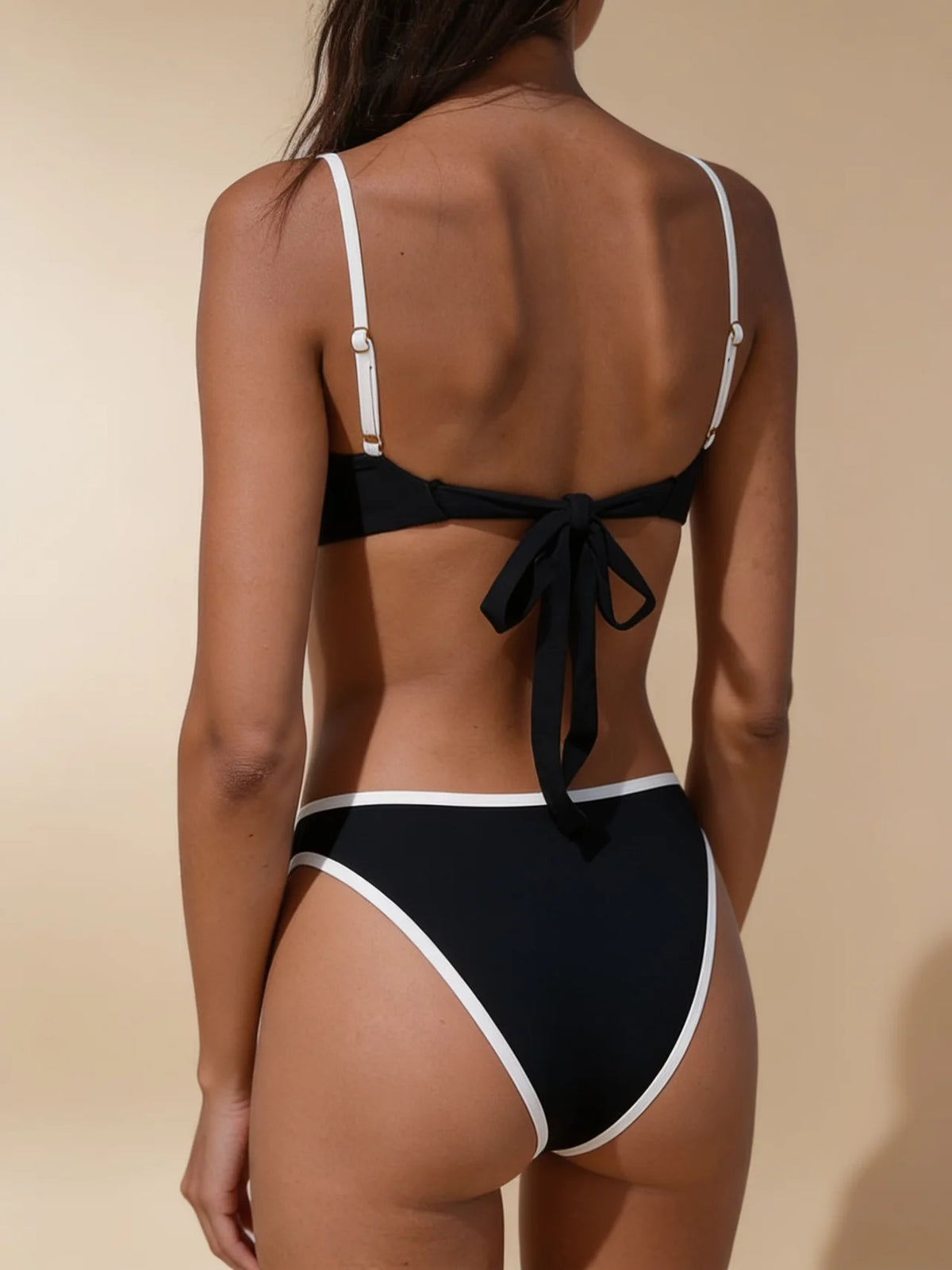 Bikini dos nu minimaliste