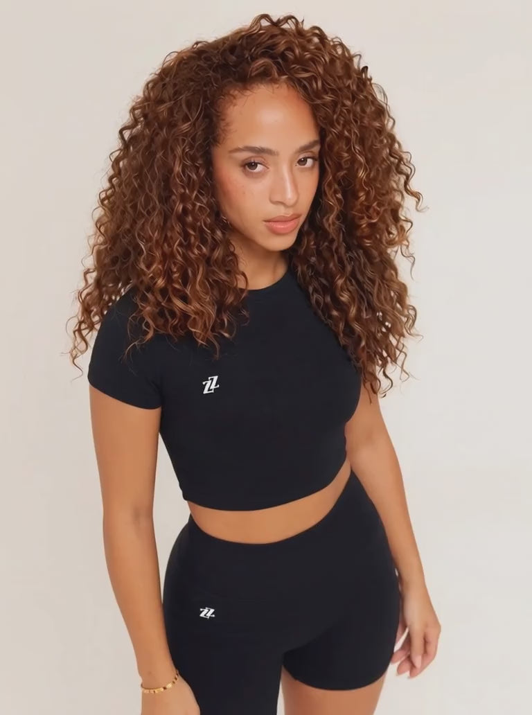 Ensemble de sport dos nu femme